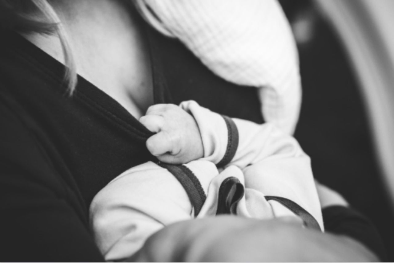 Cuscino da allattamento: come sceglierlo e perché è comodo da utilizzare