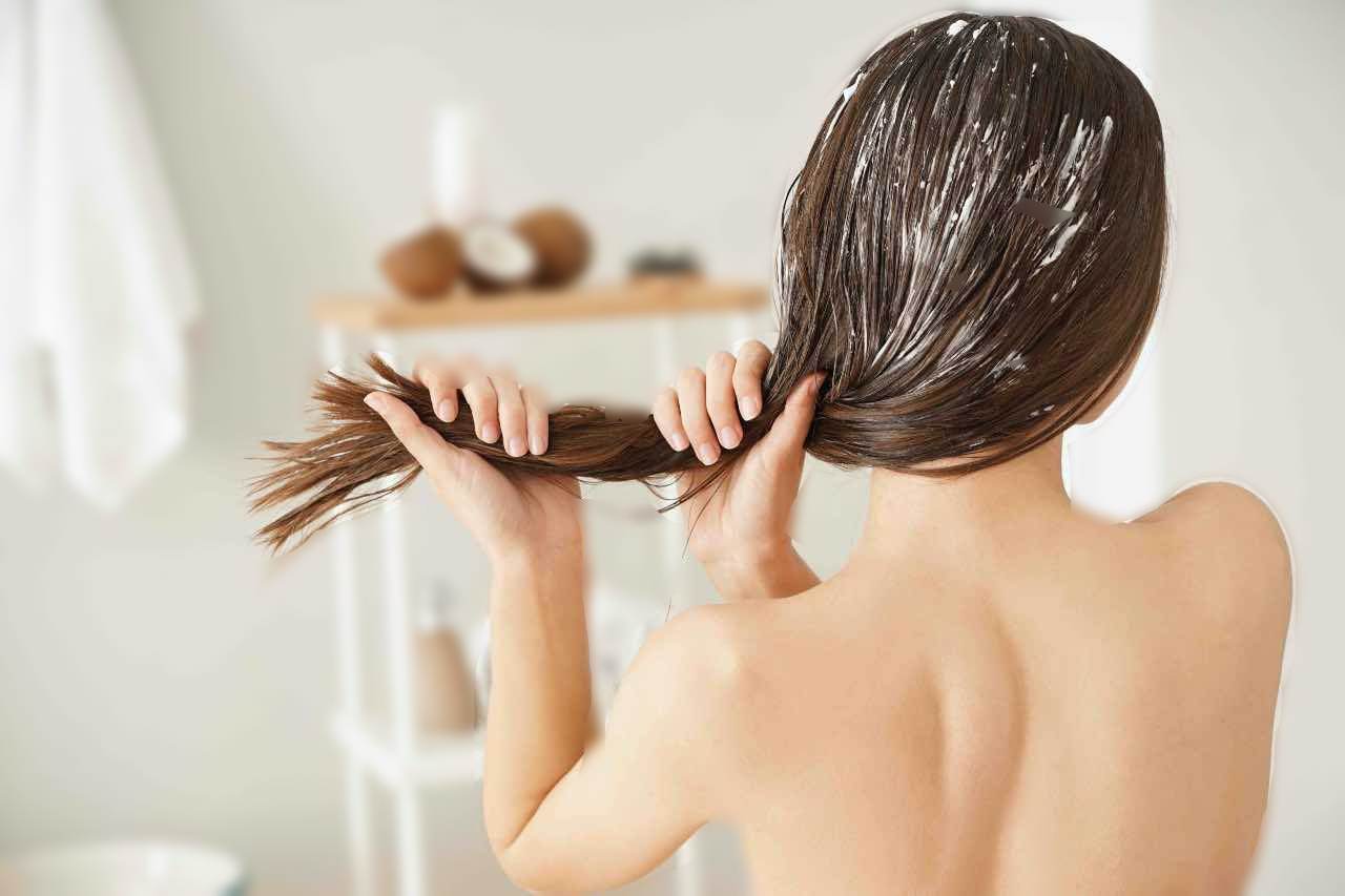 Capelli in Gravidanza: come curarli e prendersene cura con rimedi naturali