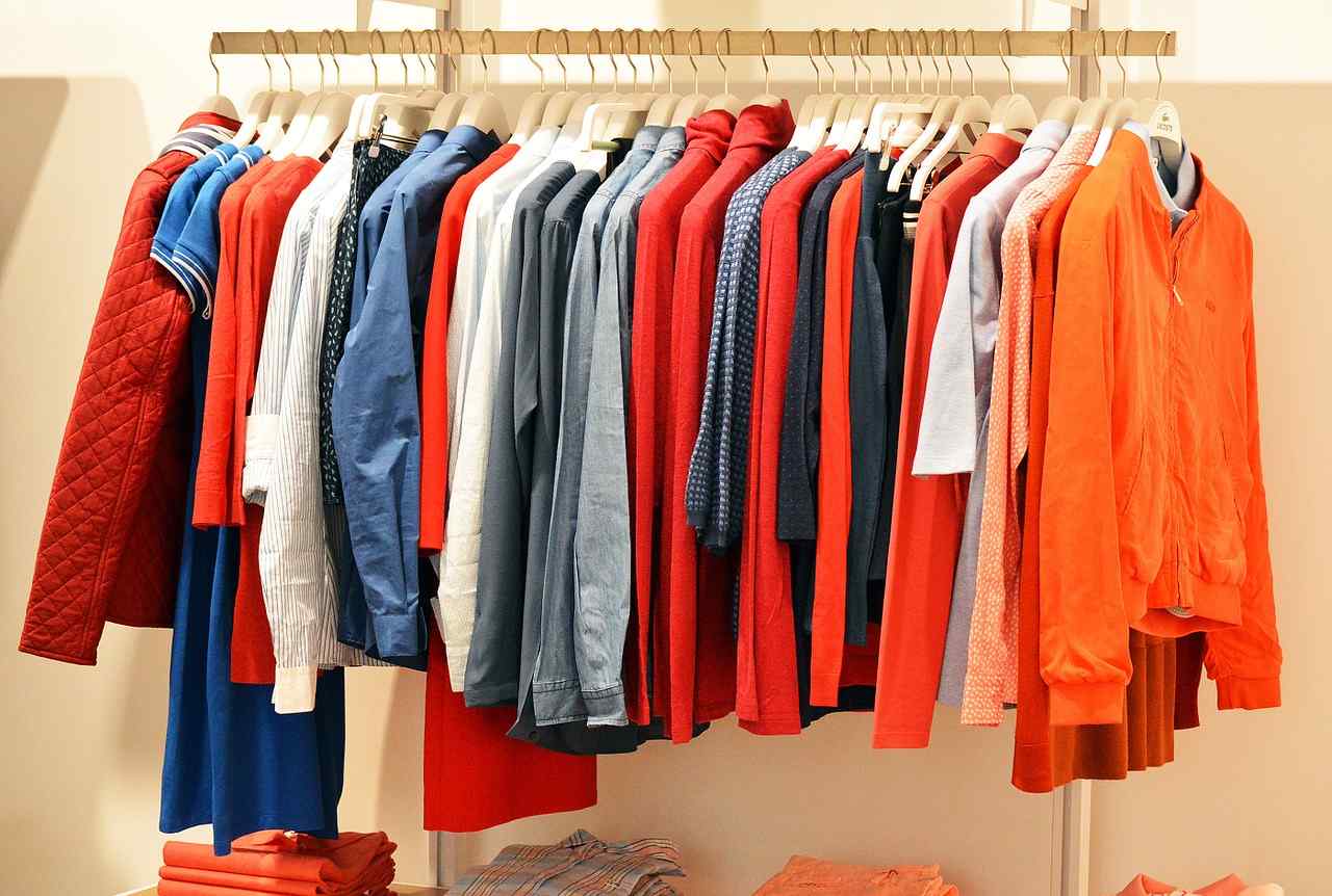 Outfit e allattamento: consigli pratici per quando vestirsi diventa un'impresa