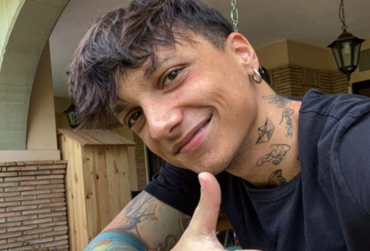 Ultimo: il regalo speciale del cantautore per la sua mamma! (Fonte foto, Instagram)
