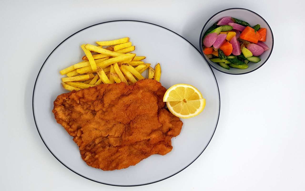 Cotoletta alla milanese, come prepararla al meglio per una cena saporita e gustosa!
