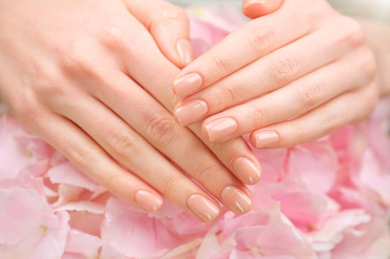Semipermanente unghie home made: manicure perfetta con questi passaggi!