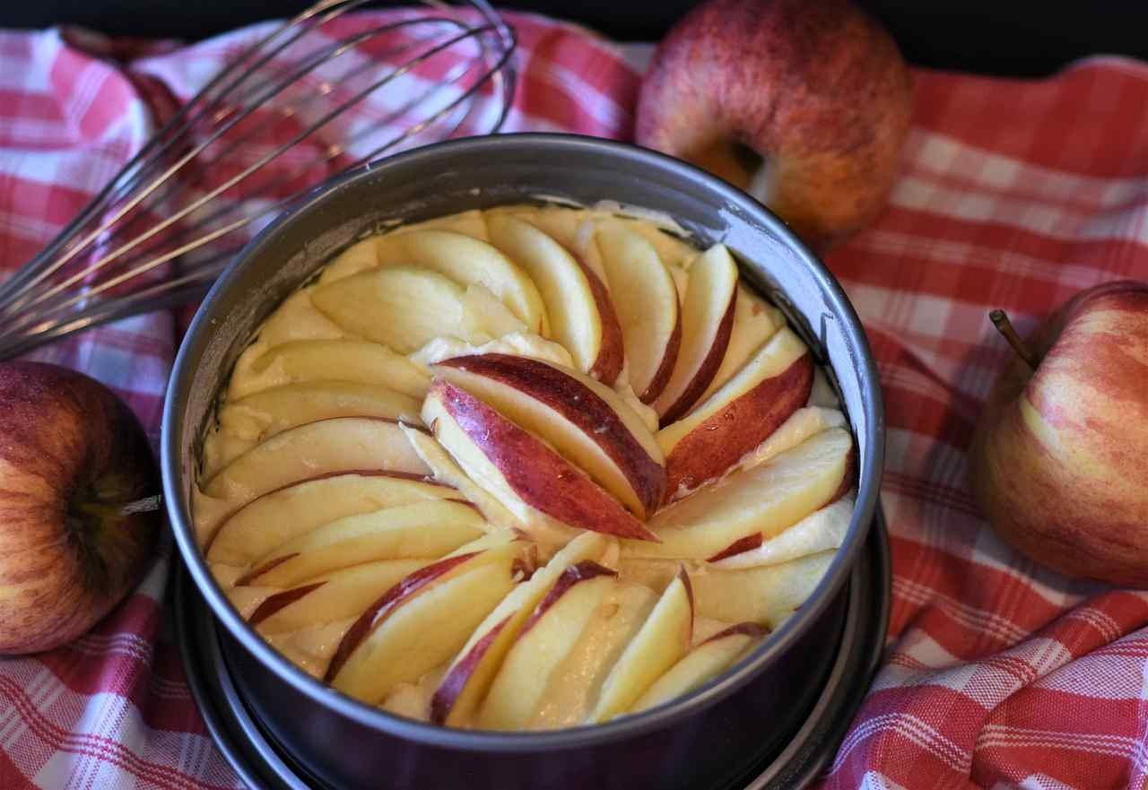 Torta di mele, la ricetta con un ingrediente segreto che la renderà ancora più golosa!