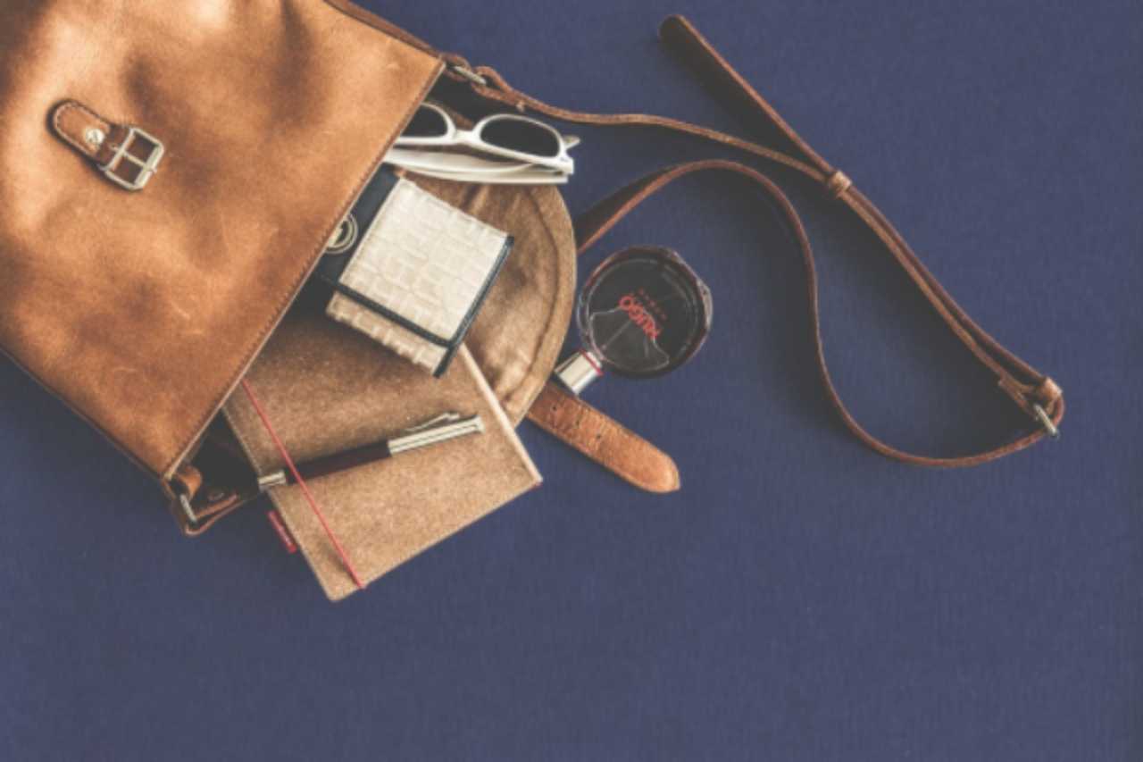 Borsa clearance pelle rovinata