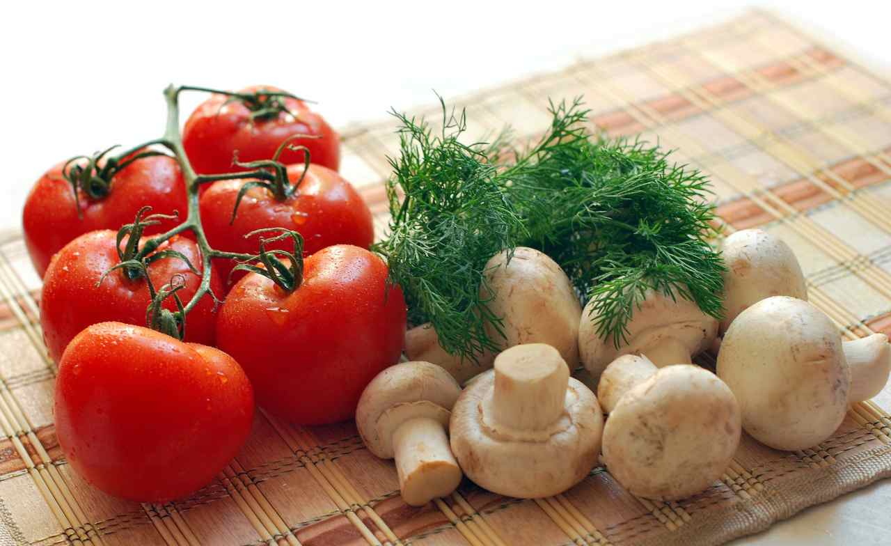 ricetta funghi pomodoro