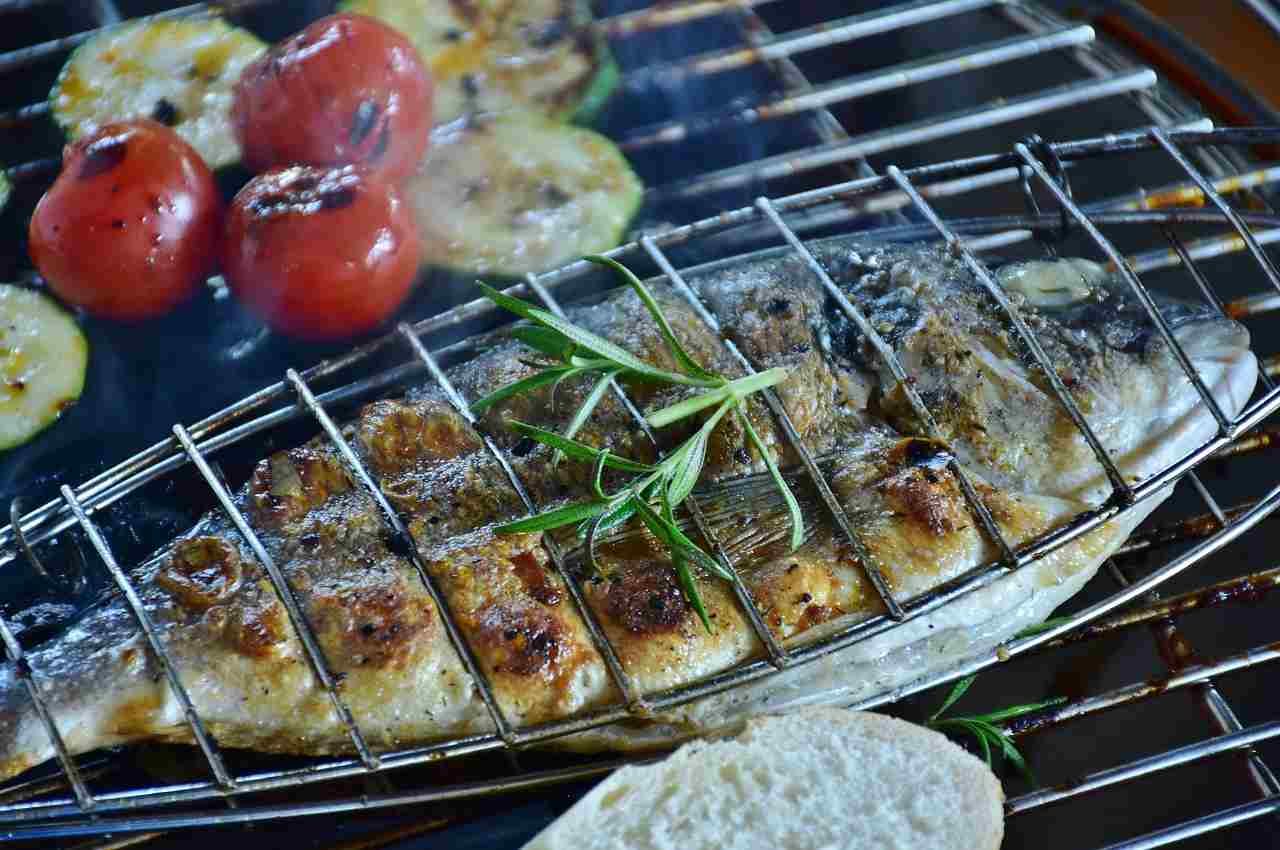cucinare pesce griglia