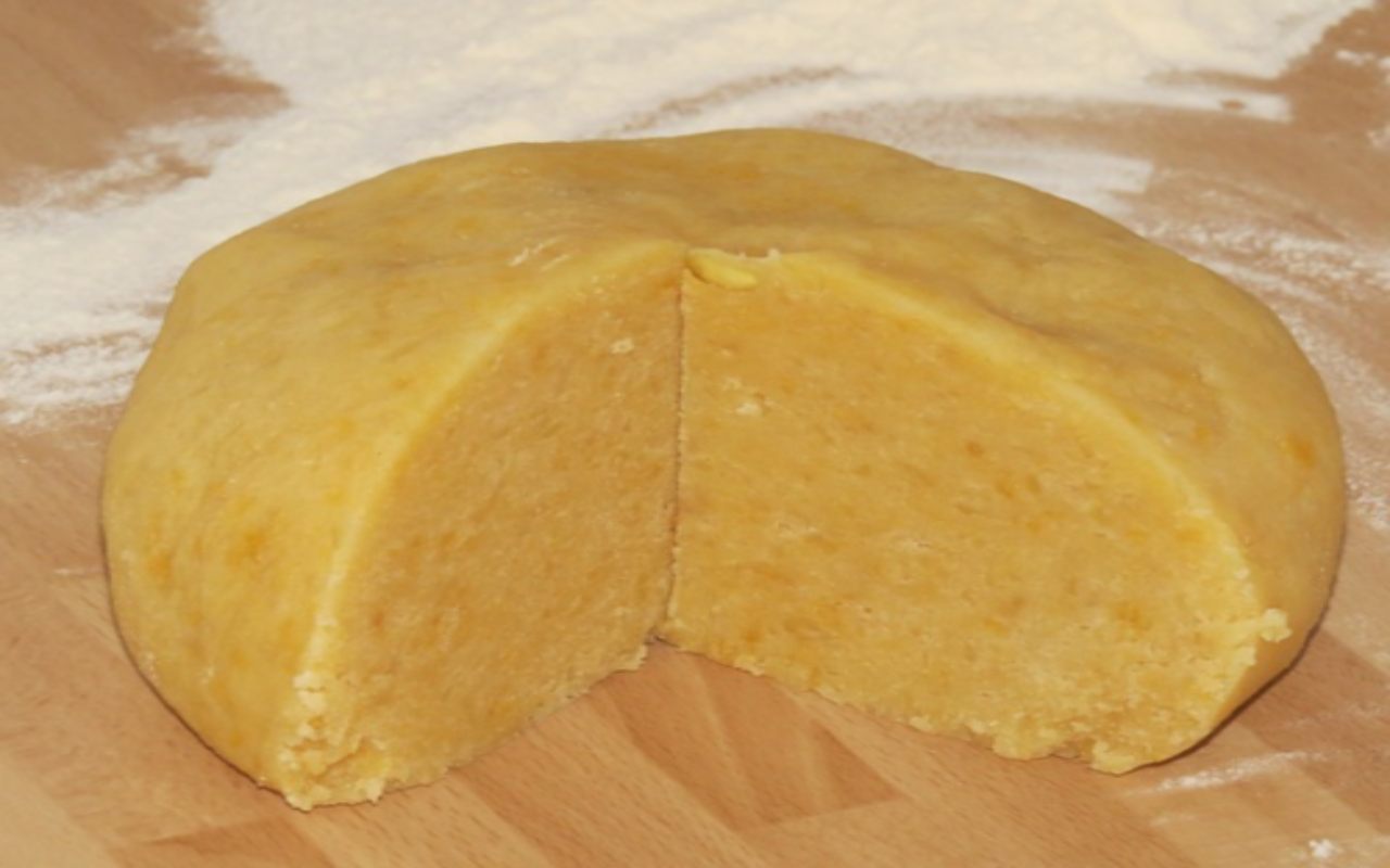 stendere la pasta frolla