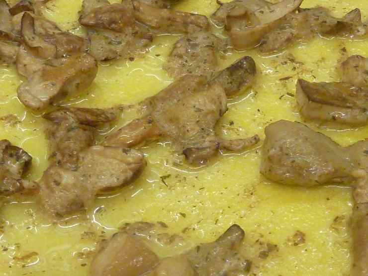 salsiccia funghi polenta ricetta
