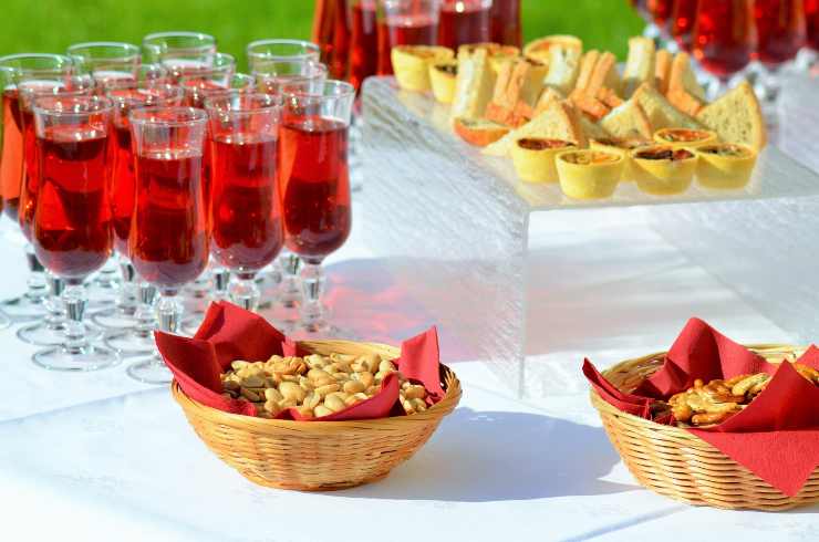 aperitivo in giardino