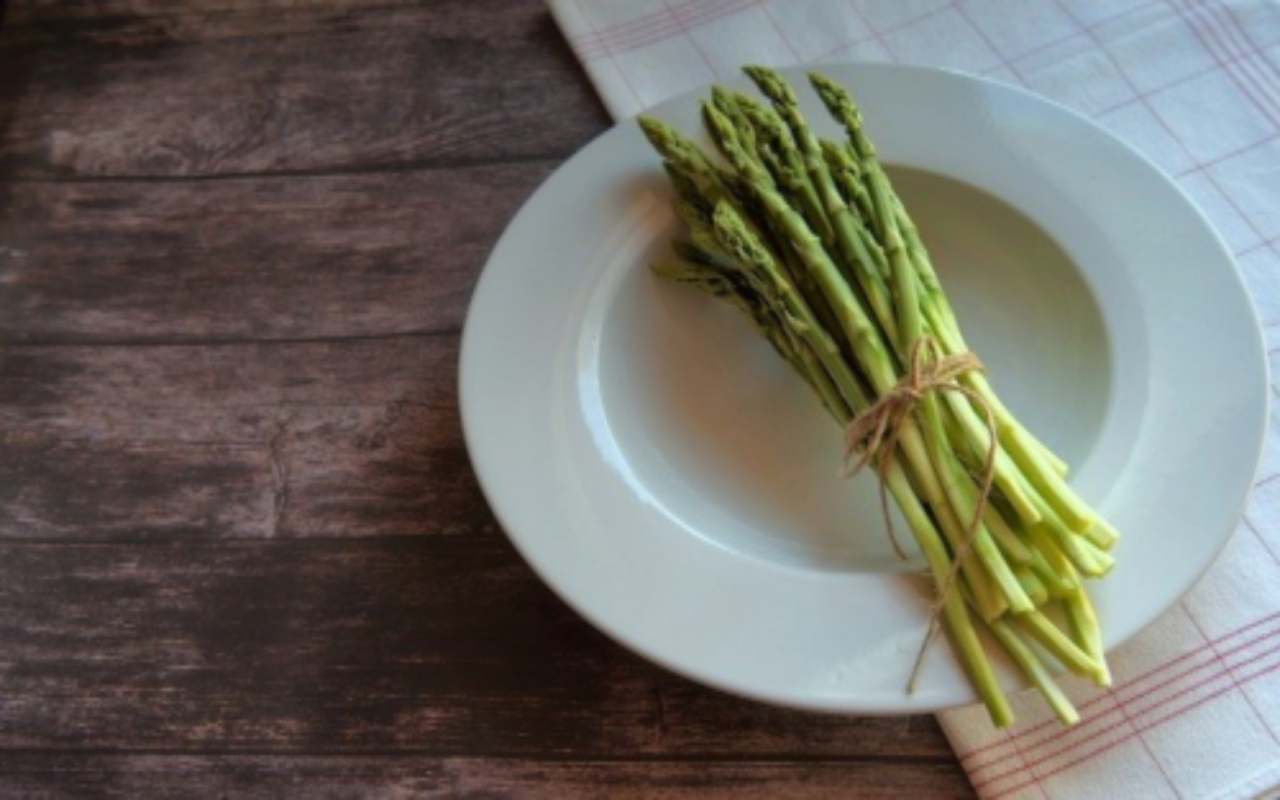 pulire gli asparagi