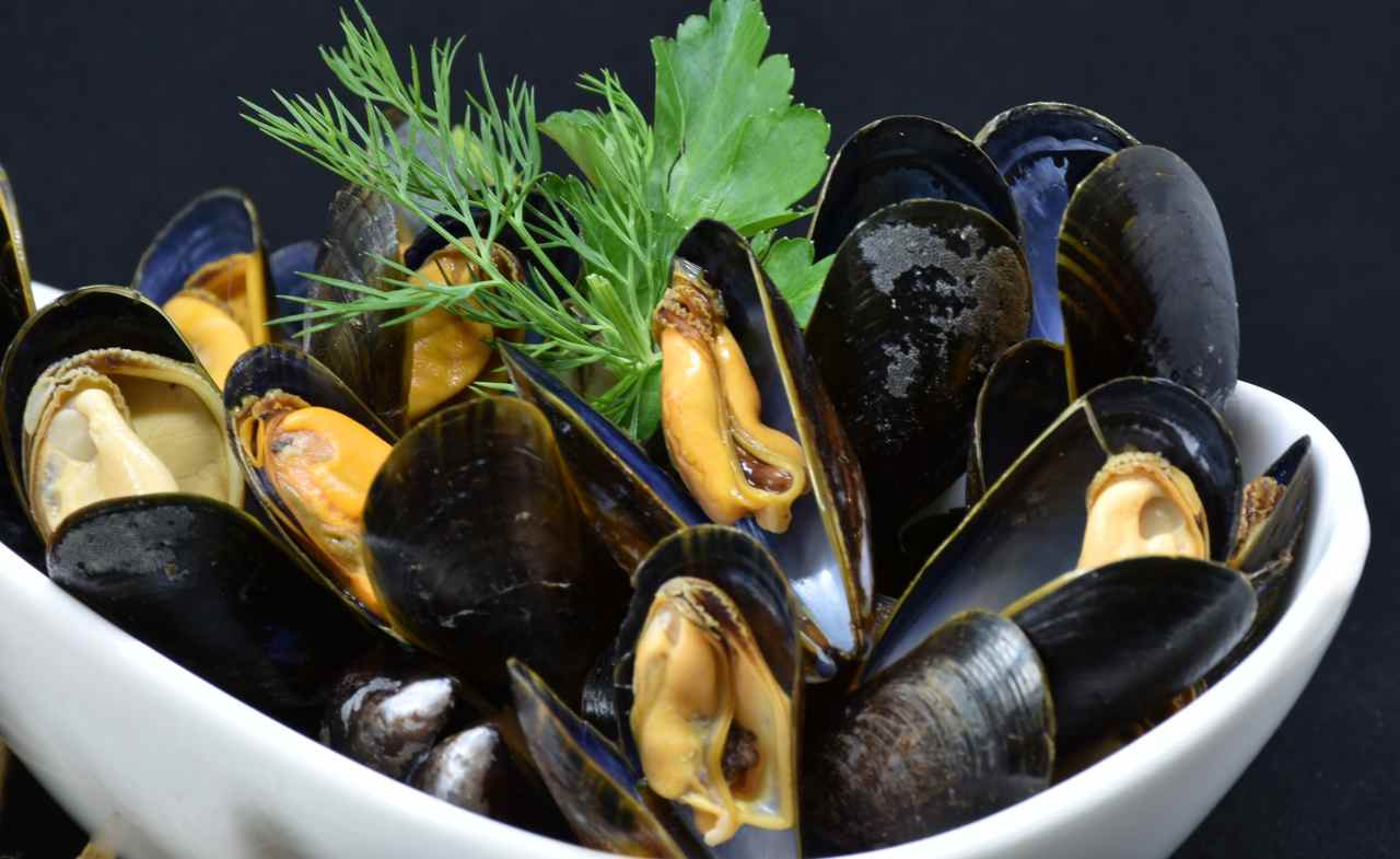 cozze scoppiate ricetta siciliana