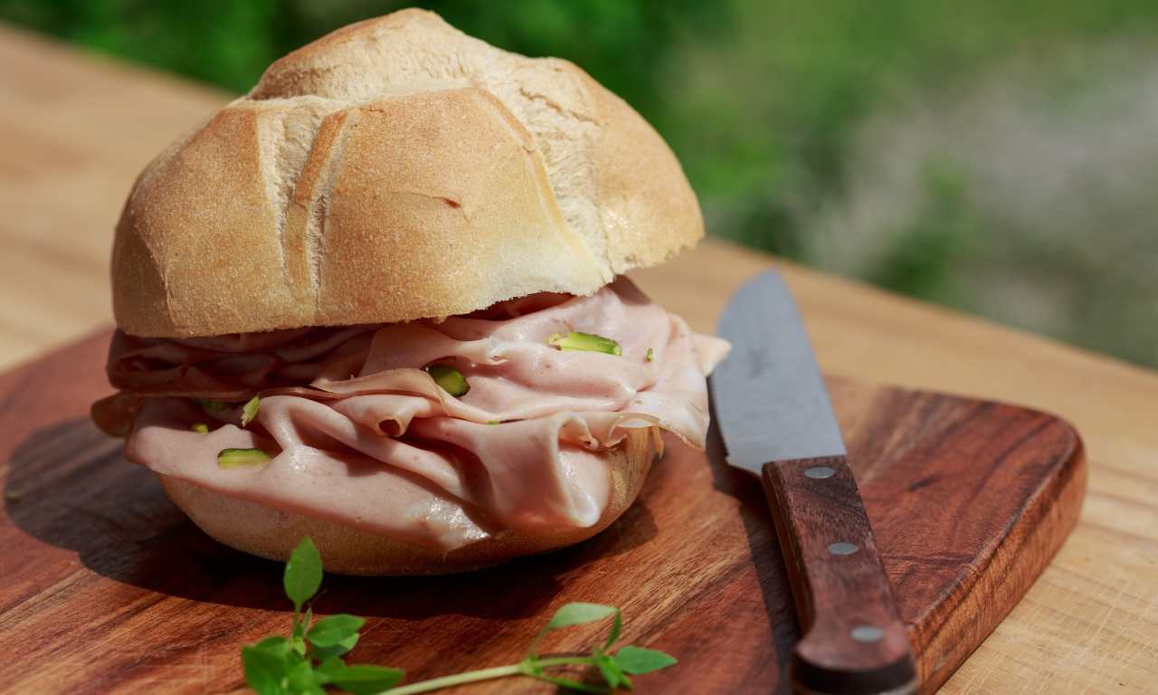 cena pane mortadella