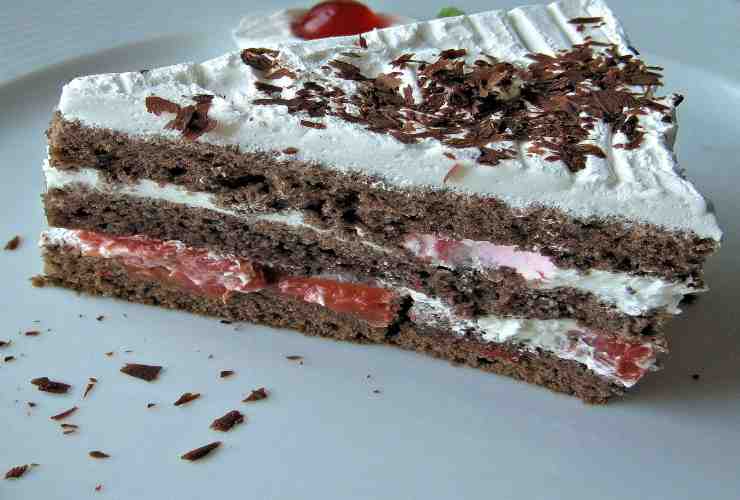 torta cioccolato e ciliegie