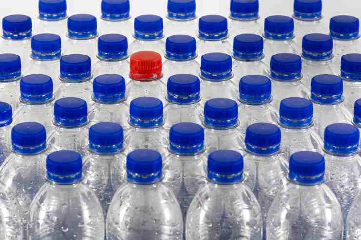 riciclare bottiglie di plastica 
