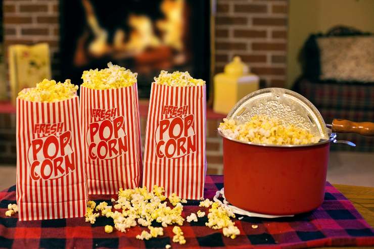 film per halloween con popcorn