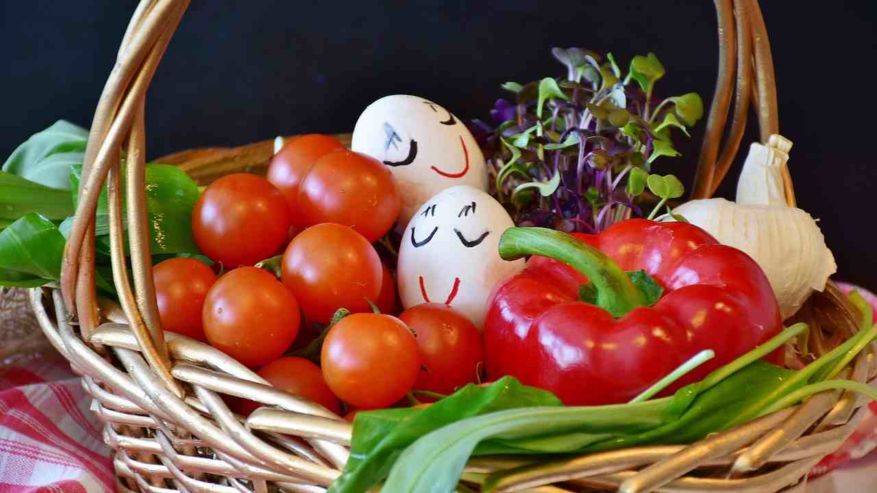 ricetta pomodori e uova
