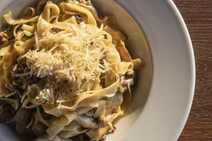 tagliatelle funghi provola