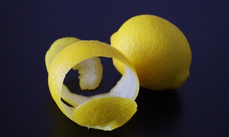 Non gettare le scorze di limone