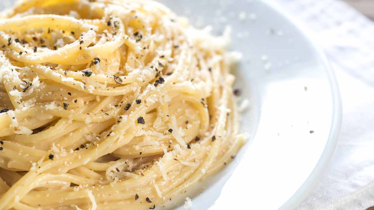 cacio e pepe ricetta