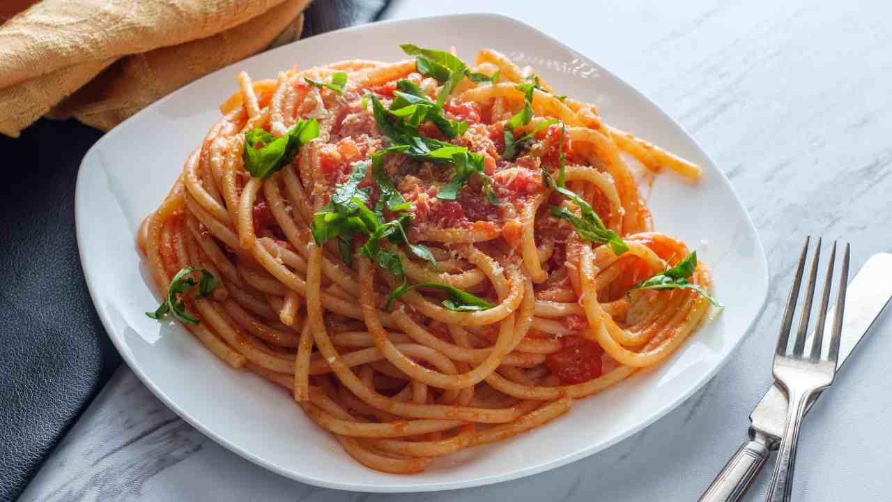 spaghetti tonno ricetta