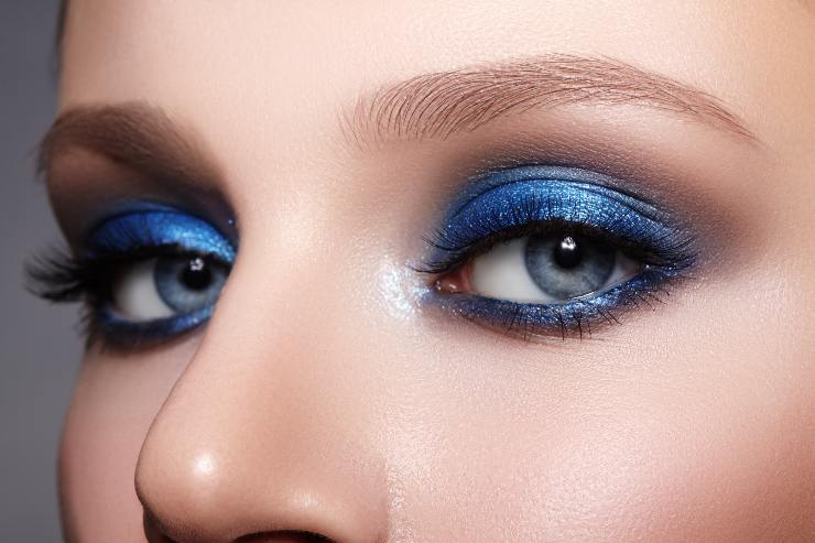 ice blue make-up