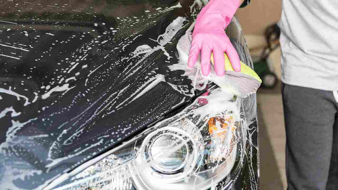 lavare auto polvere