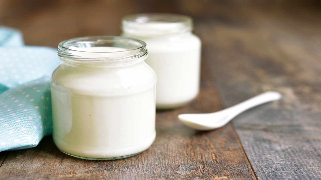 riutilizzare barattoli yogurt
