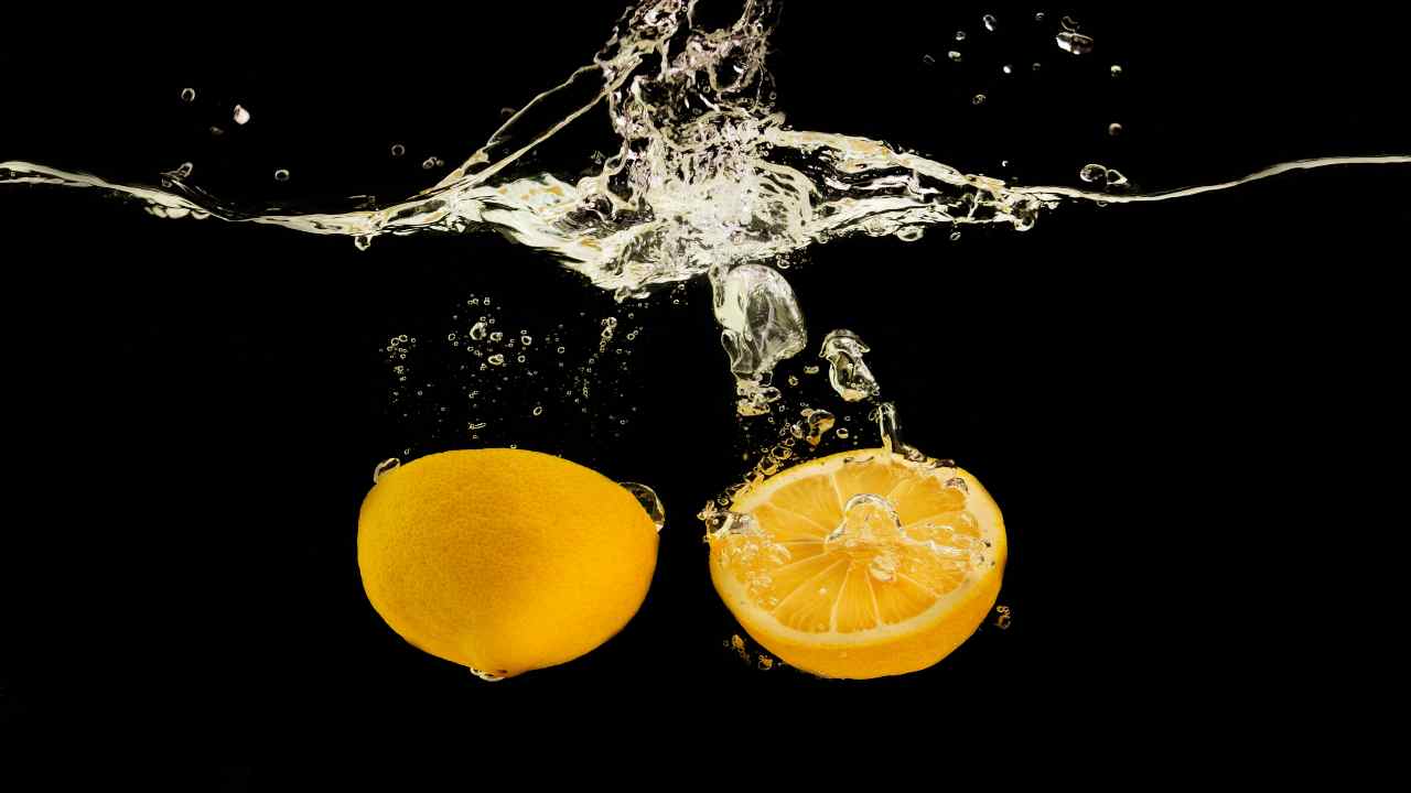 limone acqua calda