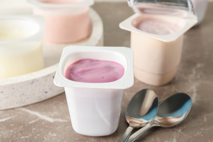 come utilizzare yogurt scaduto