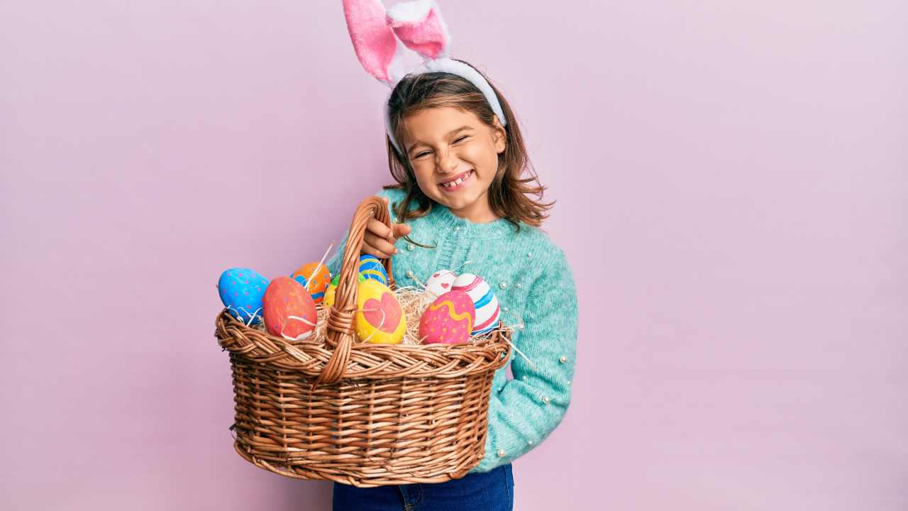 aprire uova pasqua bambini