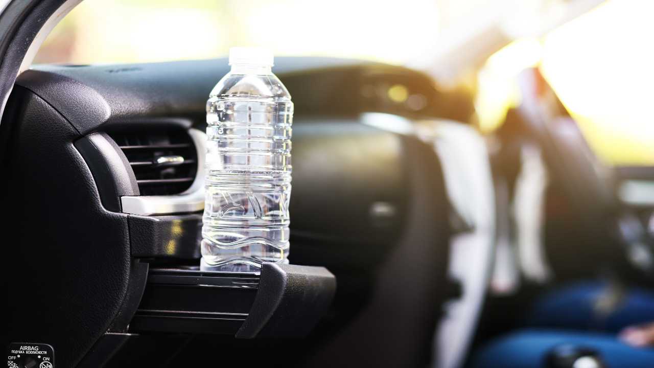 bottiglia plastica auto