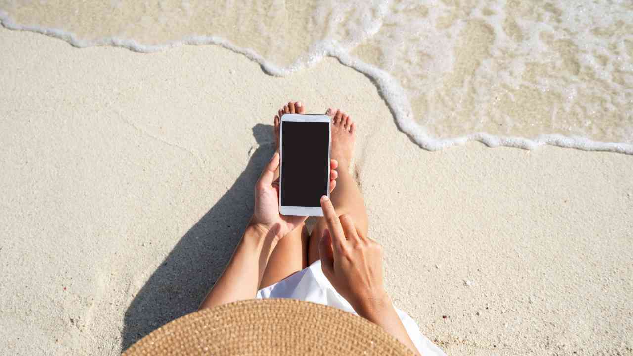 smartphone spiaggia