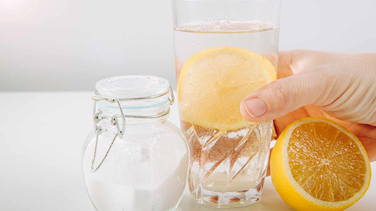 bere acqua limone mattina