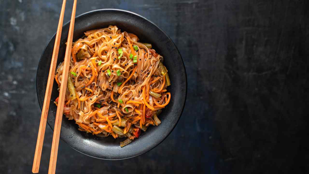 ricetta spaghetti cinesi