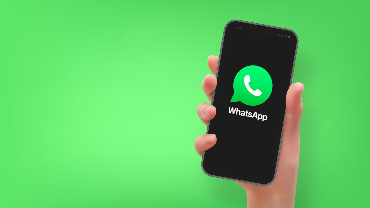 WhatsApp on line