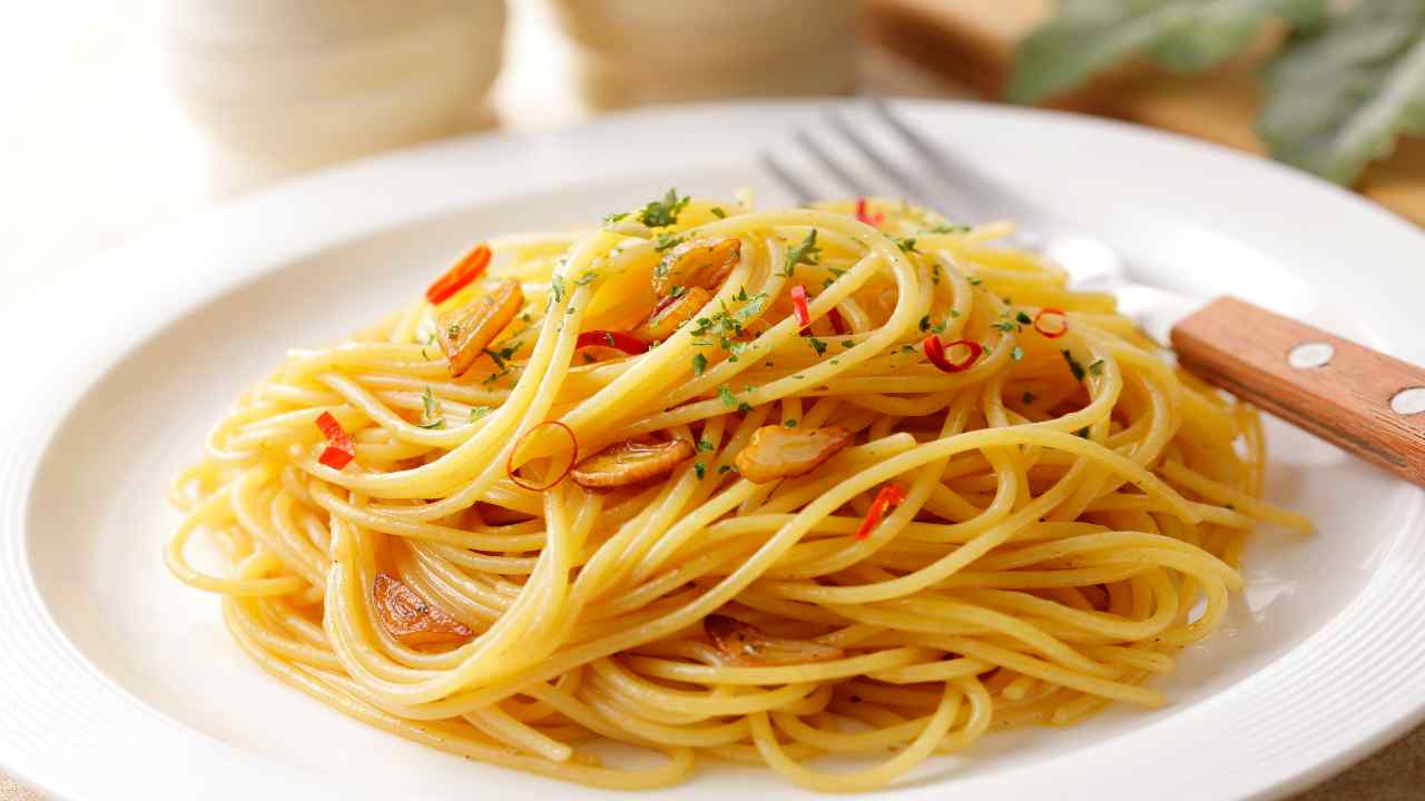 spaghetti aglio olio cremosi