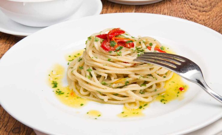 spaghetti aglio olio cremosi