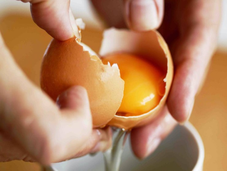 mangiare uova