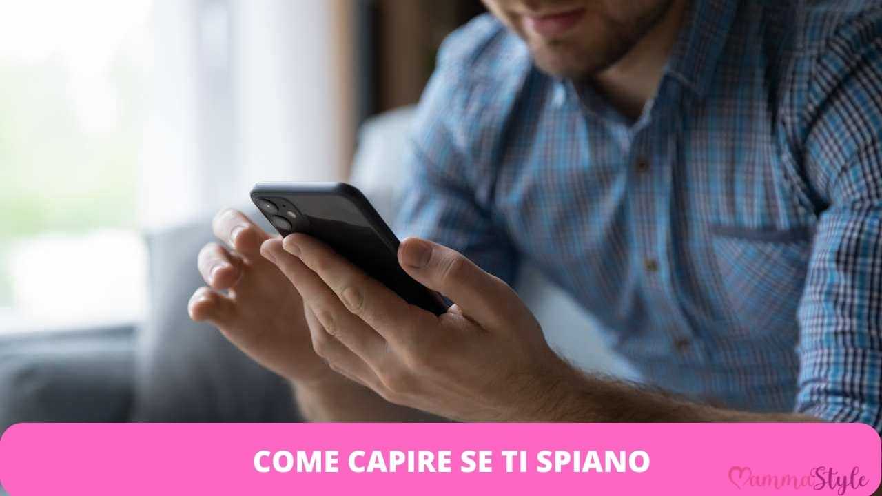 spiando smartphone