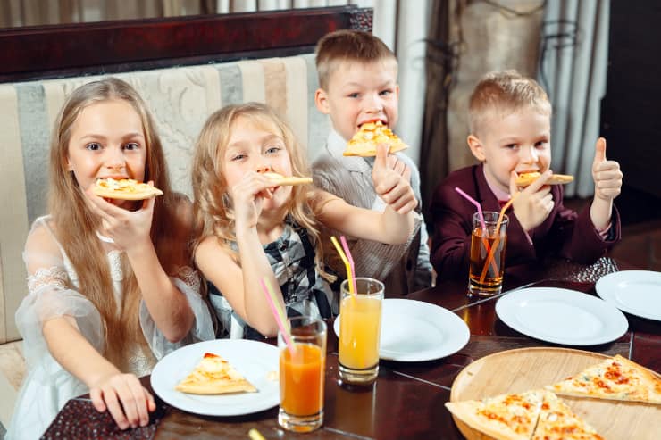 bambini ristorante intrattenerli