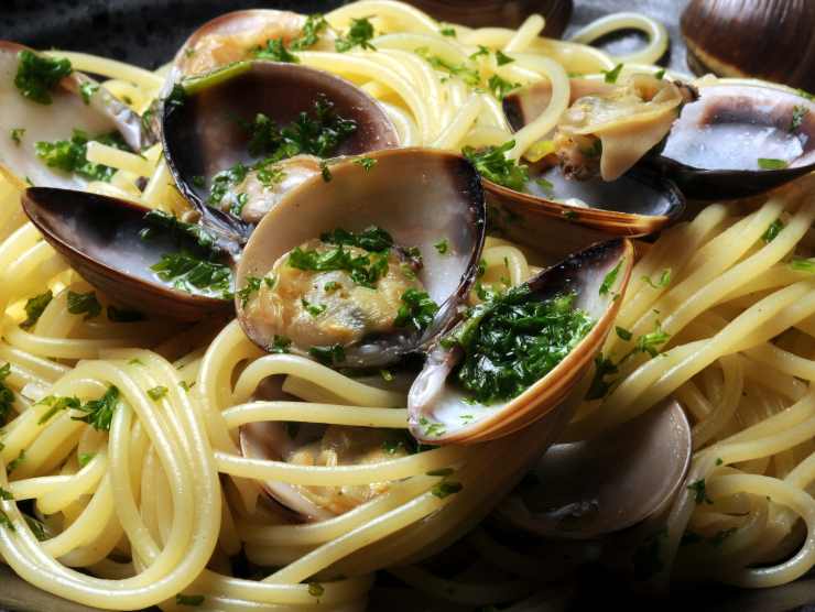 spaghetti vongole cremosi