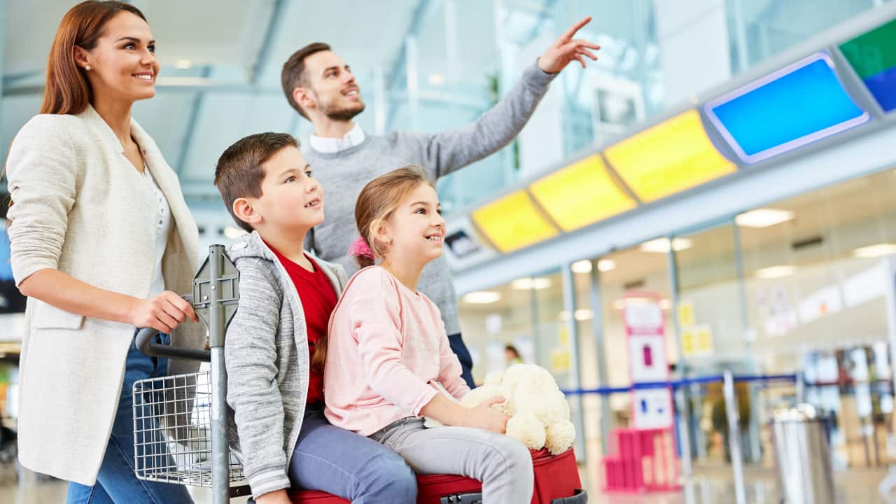 viaggi famiglia spendere poco