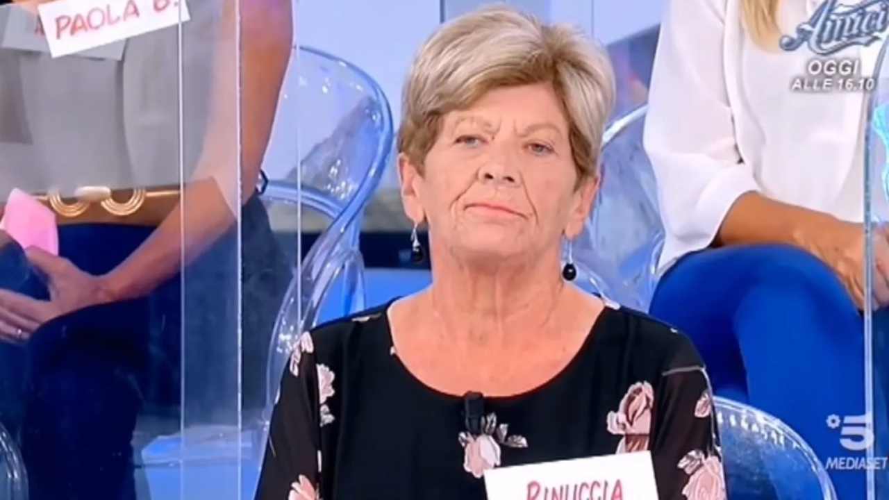 Uomini e Donne, Pinuccia cacciata dal programma? Cosa avrebbe combinato