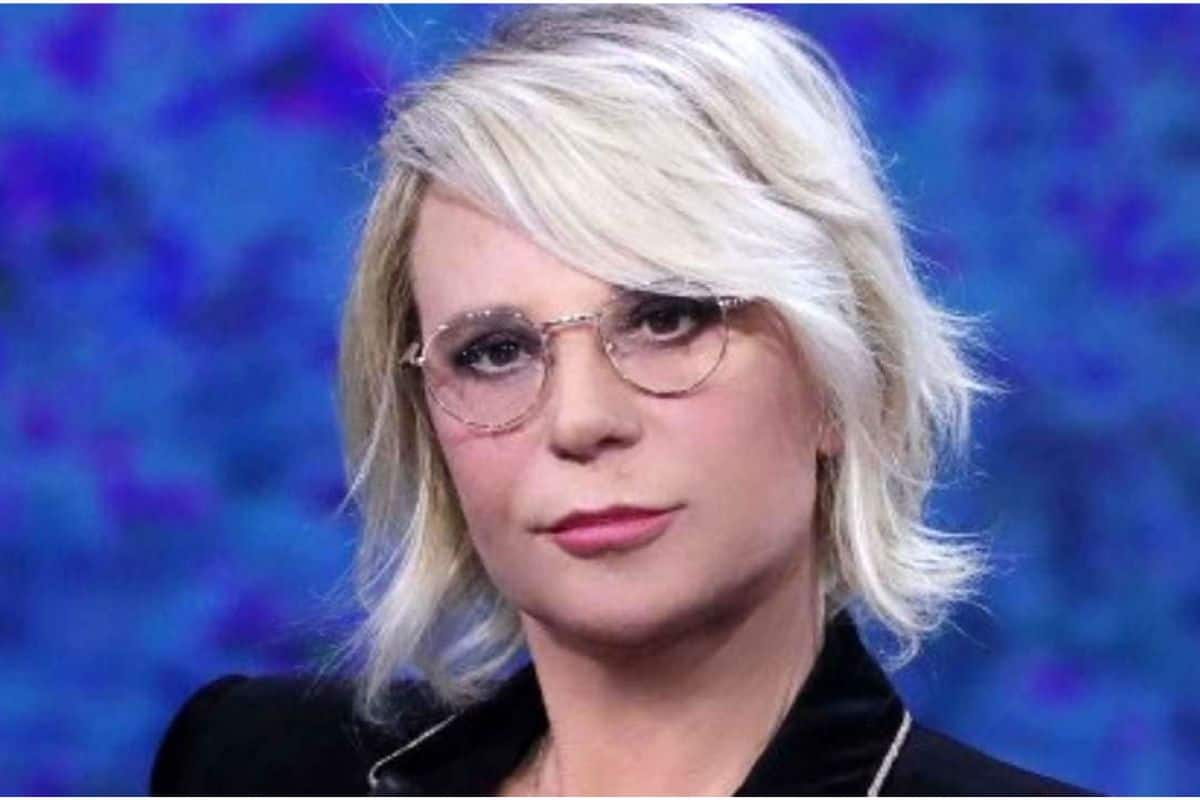 Maria De Filippi camicetta costo Amici