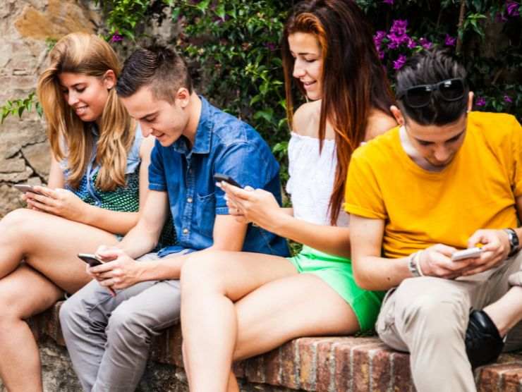 cervello adolescenti social
