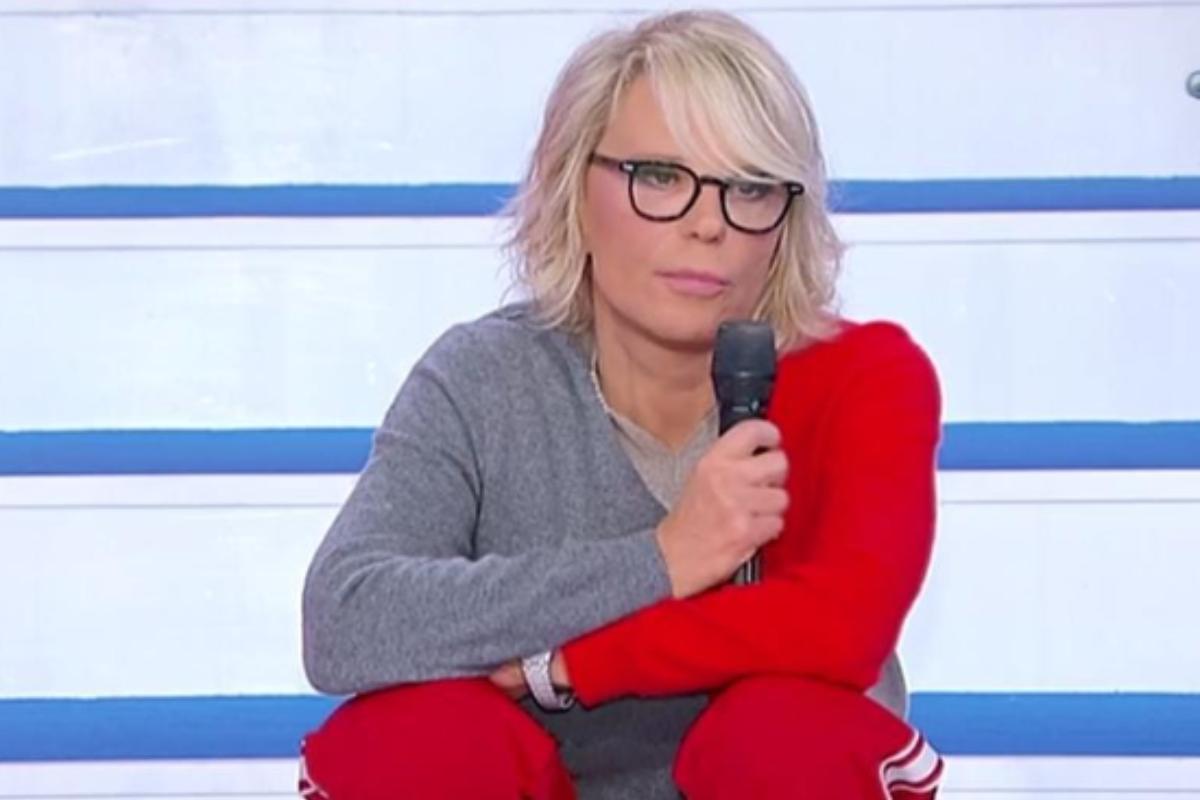 maria de filippi offre lavoro corteggiatrice