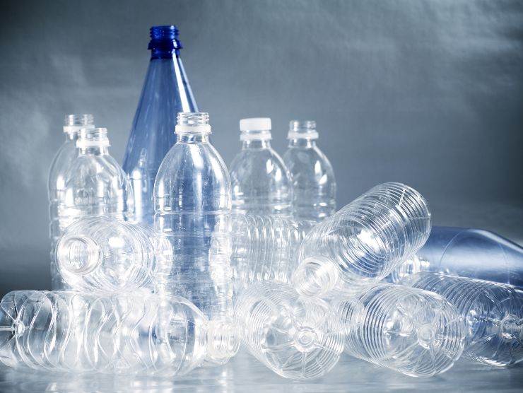 come riutilizzare le bottiglie acqua 