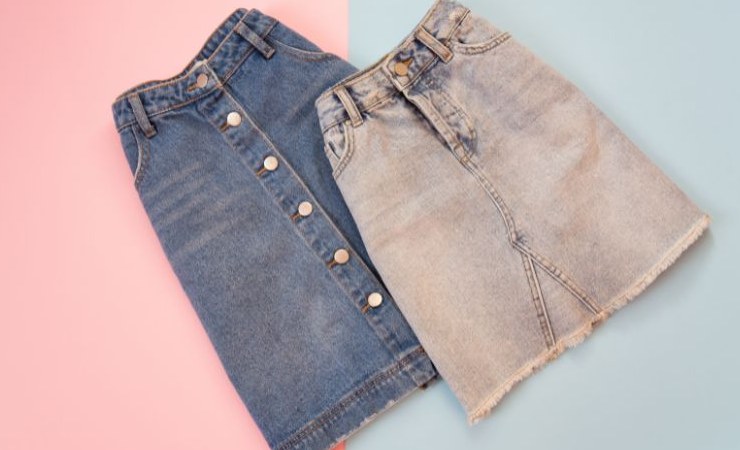 minigonna jeans modello primavera