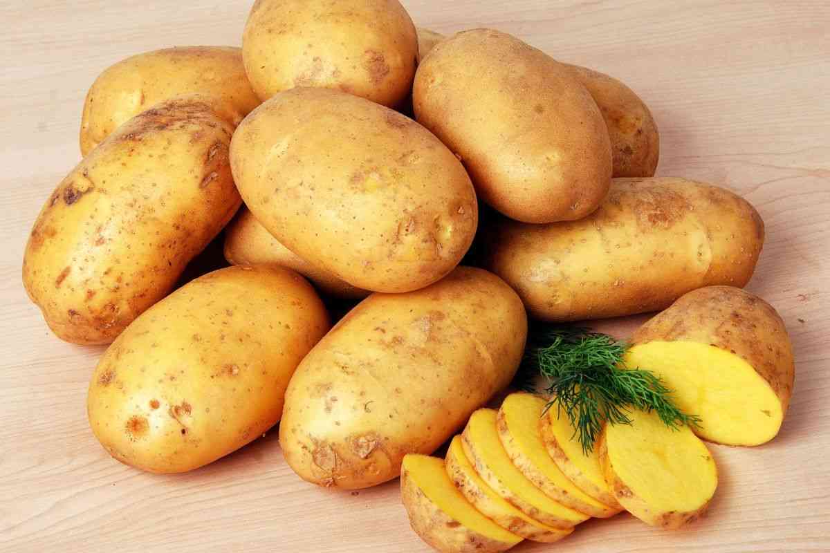 sbucciare patate velocemente trucchetto