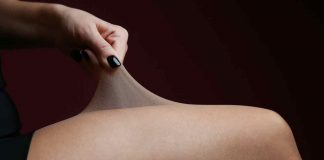 Trucco della calza per sembrare più alte